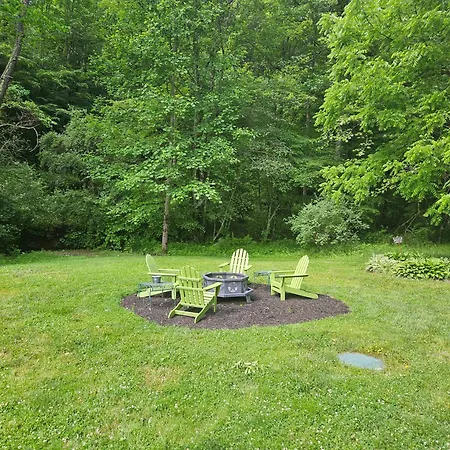 Frog Hollow At Hocking Vacations